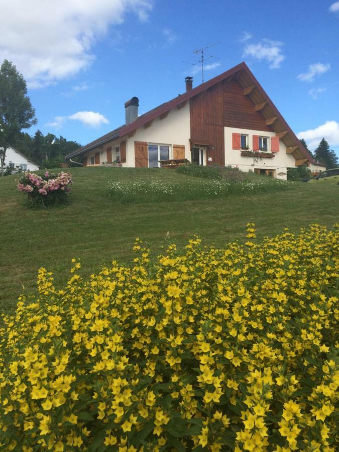 Au Charnet Bed & Breakfast Les Fourgs Exterior foto